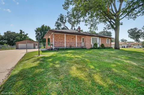 136 Central Ave, Evansdale, IA 50707