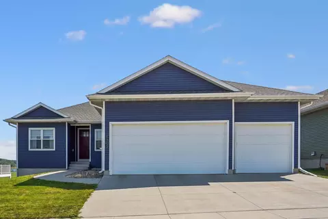 1305 SE 1st St, Waverly, IA 50677