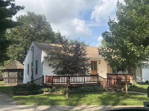 87 Riverside, Charles City, IA 50616