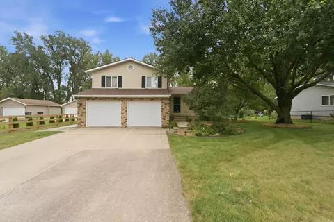 1520 Danish Dr, Cedar Falls, IA 50613