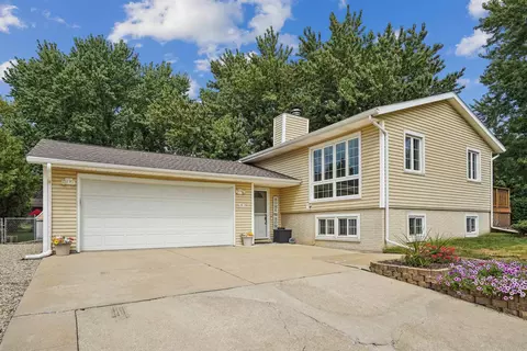 562 Jones Rd, Evansdale, IA 50707