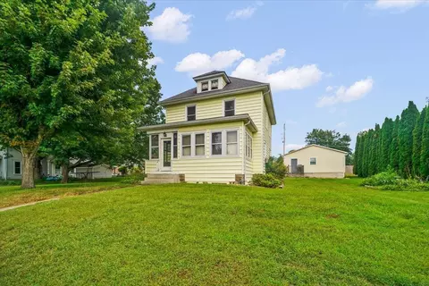 313 Sycamore St, Janesville, IA 50647