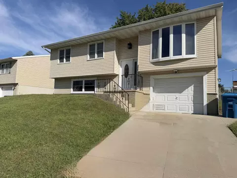 1619 Aspen Dr, Waterloo, IA 50701