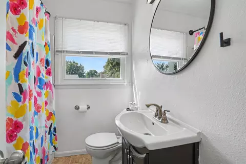 Bath - 1740 Corning Ave, Waterloo, IA 50701 photo 1 of 1