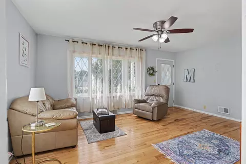 Living - 1740 Corning Ave, Waterloo, IA 50701 photo 1 of 1