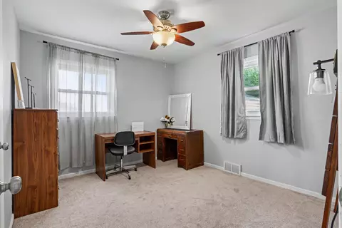 Bedroom - 1740 Corning Ave, Waterloo, IA 50701 photo 3 of 4