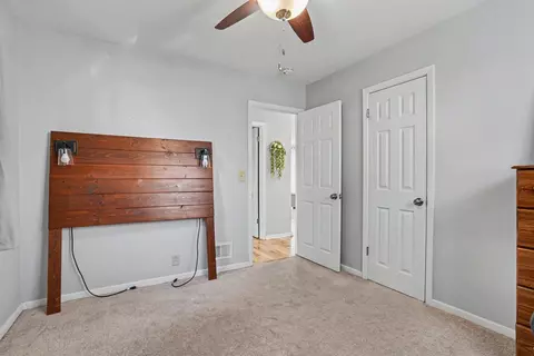 Bedroom - 1740 Corning Ave, Waterloo, IA 50701 photo 4 of 4