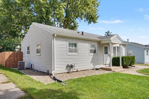 Exterior - 1740 Corning Ave, Waterloo, IA 50701 photo 3 of 9