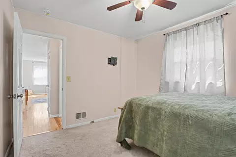 Bedroom - 1740 Corning Ave, Waterloo, IA 50701 photo 2 of 4
