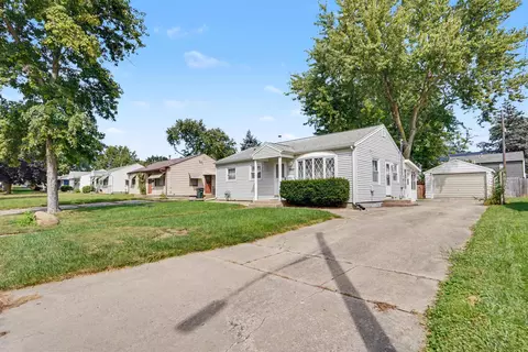 Exterior - 1740 Corning Ave, Waterloo, IA 50701 photo 2 of 9