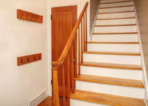 Entry Way - 515 Cornwall Ave, Waterloo, IA 50702 photo 4 of 5