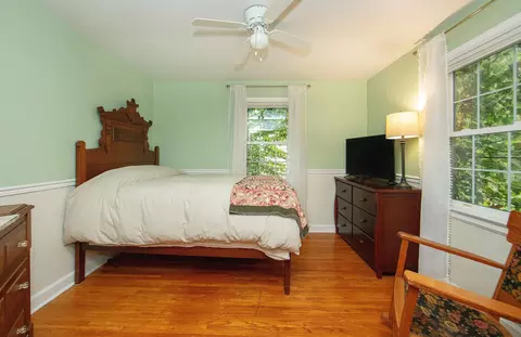 Bedroom - 515 Cornwall Ave, Waterloo, IA 50702 photo 1 of 4