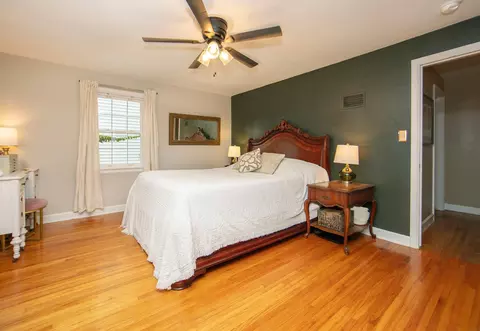 Bedroom - 515 Cornwall Ave, Waterloo, IA 50702 photo 3 of 4