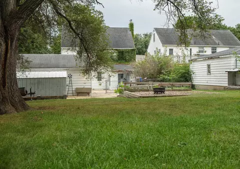 Exterior - 515 Cornwall Ave, Waterloo, IA 50702 photo 8 of 10