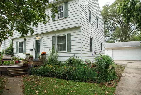 Exterior - 515 Cornwall Ave, Waterloo, IA 50702 photo 4 of 10