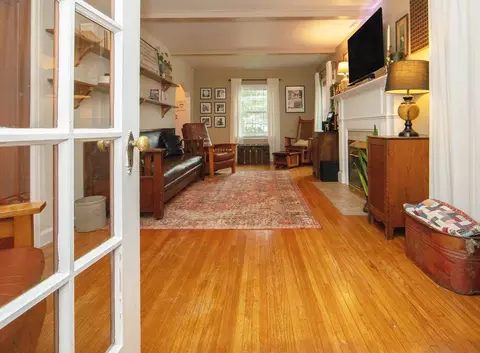 Entry Way - 515 Cornwall Ave, Waterloo, IA 50702 photo 1 of 5