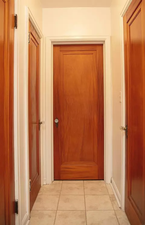 Entry Way - 515 Cornwall Ave, Waterloo, IA 50702 photo 5 of 5
