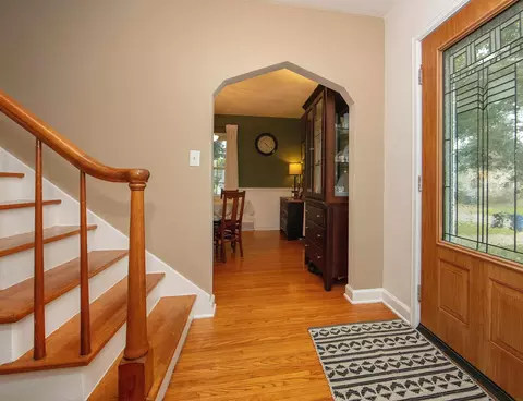 Entry Way - 515 Cornwall Ave, Waterloo, IA 50702 photo 2 of 5