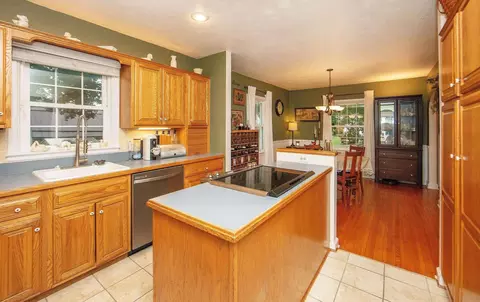 Kitchen - 515 Cornwall Ave, Waterloo, IA 50702 photo 3 of 5