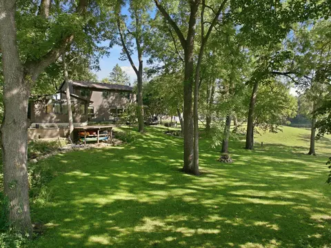 428 SE 1st St, Waverly, IA 50677