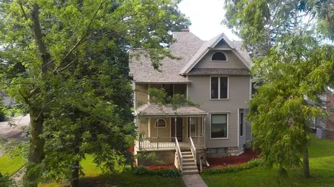 406 Ferguson St, Charles City, IA 50616