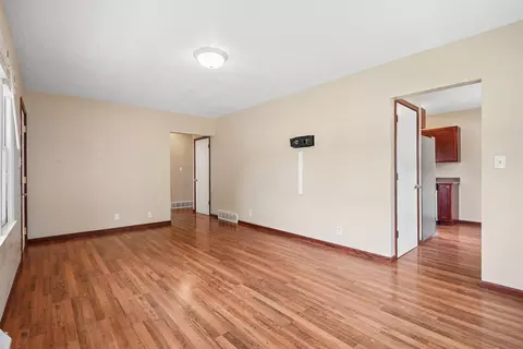 Living - 1746 E Mitchell Ave, Waterloo, IA 50702 photo 3 of 4