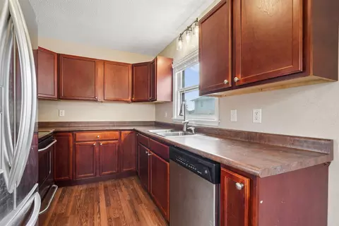Kitchen - 1746 E Mitchell Ave, Waterloo, IA 50702 photo 1 of 3