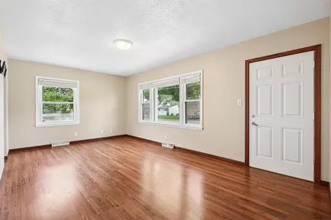 Living - 1746 E Mitchell Ave, Waterloo, IA 50702 photo 1 of 4