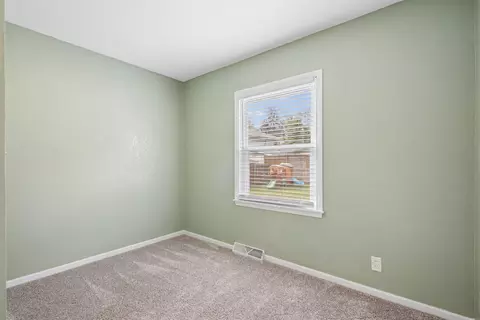 Bedroom - 1746 E Mitchell Ave, Waterloo, IA 50702 photo 3 of 3
