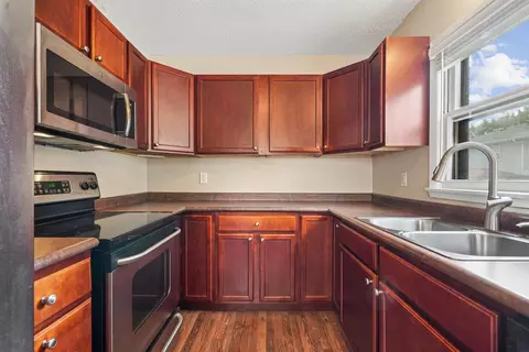 Kitchen - 1746 E Mitchell Ave, Waterloo, IA 50702 photo 2 of 3