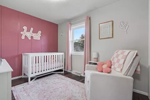 Bedroom - 1004 David Dr, Independence, IA 50644 photo 2 of 3