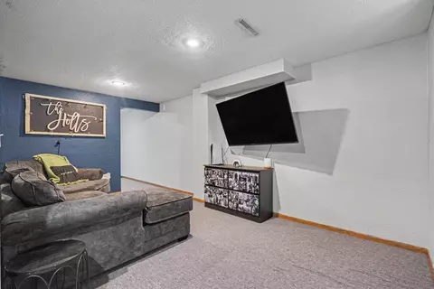 Other - 1004 David Dr, Independence, IA 50644 photo 5 of 10
