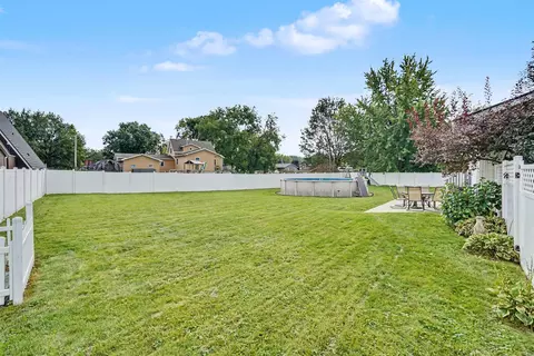 Exterior - 1004 David Dr, Independence, IA 50644 photo 6 of 9