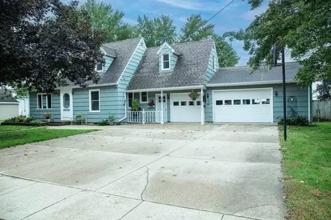 77 Monroe St, Nashua, IA 50658