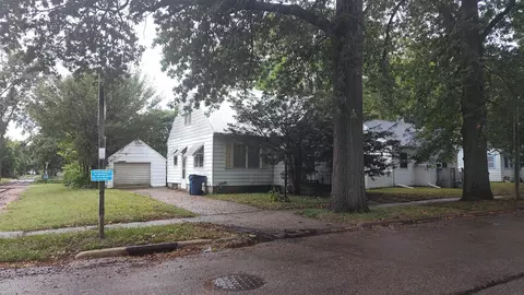 827 Kern St, Waterloo, IA 50703