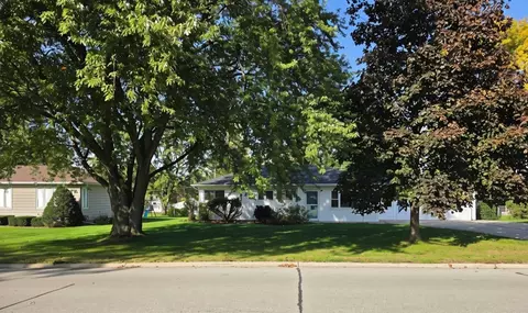 2922 Cadillac Dr, Cedar Falls, IA 50613