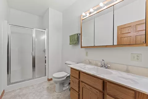 Bath - 101 E 13th St, Sumner, IA 50674 photo 4 of 4