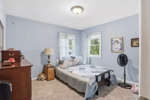 Bedroom - 3306 Midway Dr, Waterloo, IA 50701 photo 3 of 3