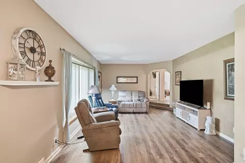 Living - 3306 Midway Dr, Waterloo, IA 50701 photo 1 of 2