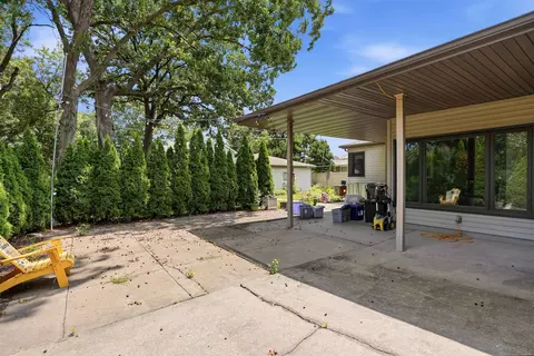 Exterior - 3306 Midway Dr, Waterloo, IA 50701 photo 3 of 6