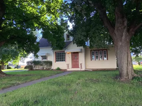 Exterior - 219 Main St, Plainfield, IA 50666 photo 4 of 11