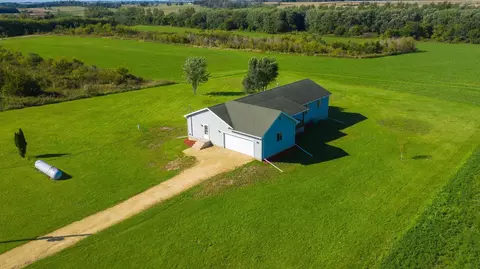 2205 Amherst Pl, Charles City, IA 50616