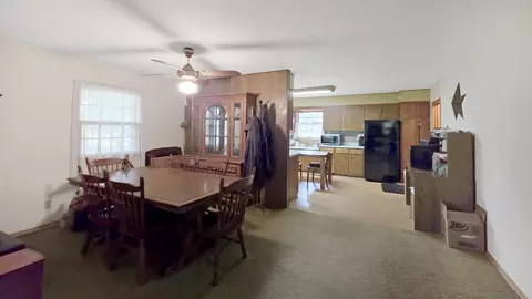 Dining - 13726 230th St, Eldora, IA 50627 photo 1 of 2