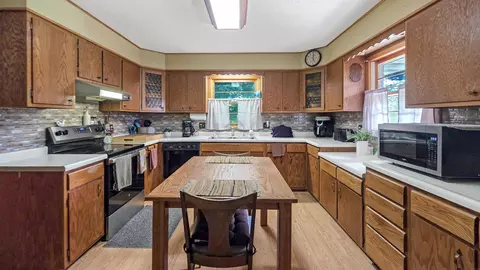 Kitchen - 13726 230th St, Eldora, IA 50627 photo 2 of 3
