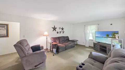 Living - 13726 230th St, Eldora, IA 50627 photo 1 of 3