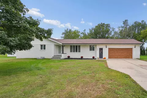 206 5th St N, Fairbank, IA 50629