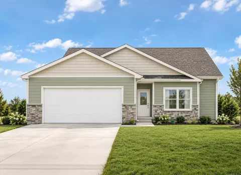 1224 Stone Ln, Waverly, IA 50677