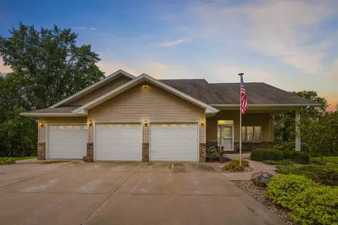 2661 Scenic Ln, Nashua, IA 50658