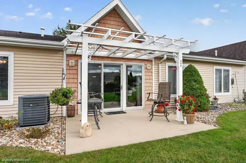 4305 Autumn Ridge Rd #208, Cedar Falls, IA 50613