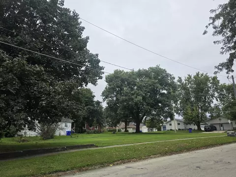 602 NE 2nd Ave, Oelwein, IA 50662